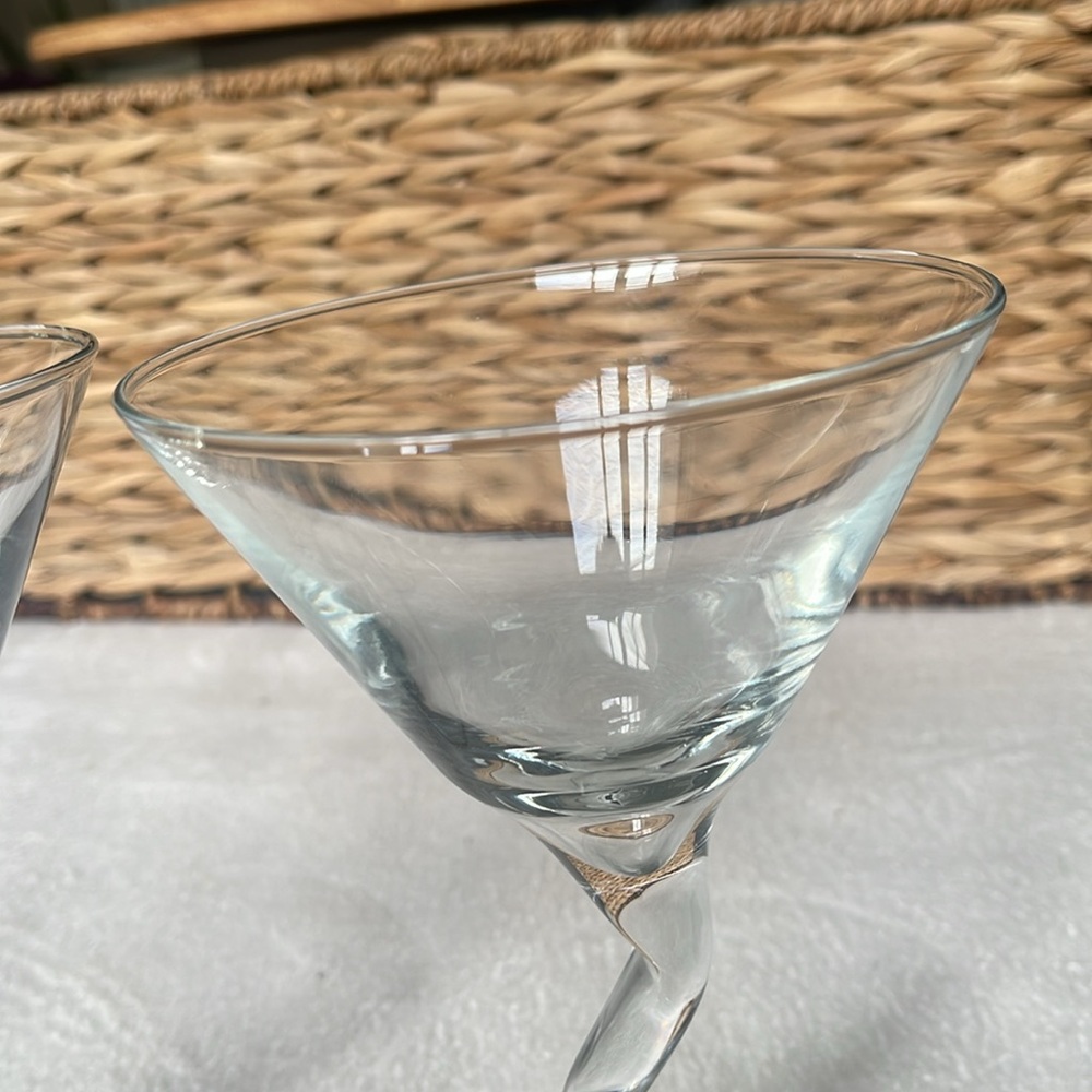 Libbey Set of 2 Glass Z Stemware Wine Martini 8 oz Glasses With Zig Zag Stem - Picture 9 of 9